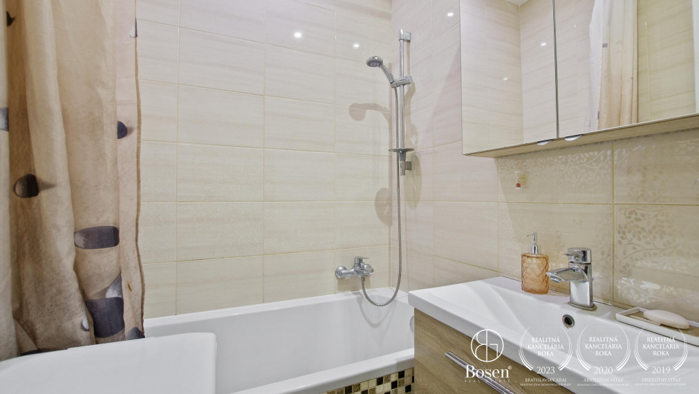 PREDANÉ! BOSEN I 3 izbový kompletne zrekonštruovaný byt v meste Šaštín - Stráže