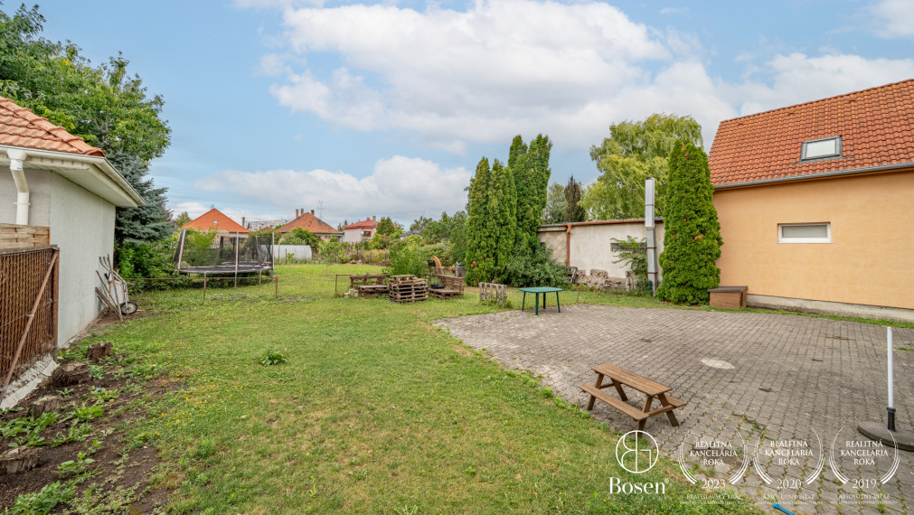 BOSEN | 6 izbový rodinný dom v centre Dunajskej Stredy, 378 m2