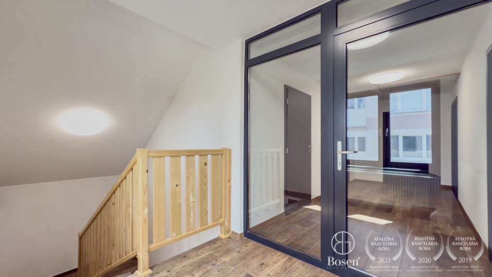 BOSEN | Moderná viacúčelová budova, Lučenec, 140m2