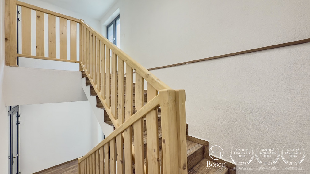 BOSEN | Moderná viacúčelová budova, Lučenec, 140m2