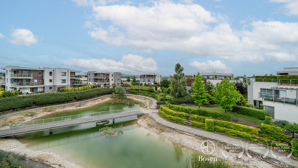 PREDANÉ - BOSEN | Príjemný 3-izb, byt s balkónom a 2 parkovacími miestami v Senec Gardens, 98 m²