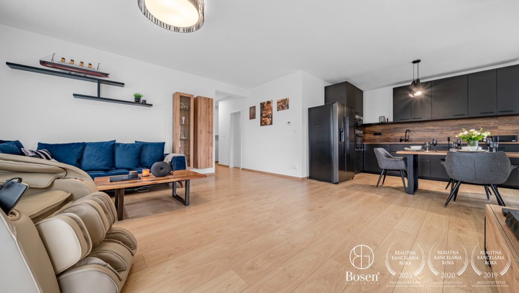 PREDANÉ - BOSEN | Príjemný 3-izb, byt s balkónom a 2 parkovacími miestami v Senec Gardens, 98 m²