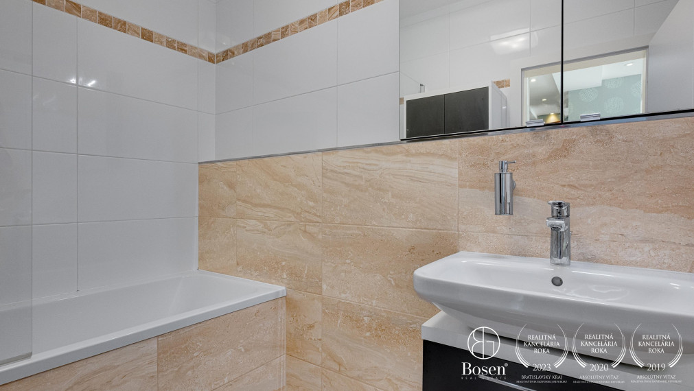 BOSEN | Na prenájom 3 izbový byt Petržalka City, terasa 40m2