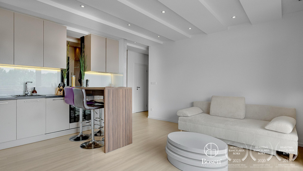 BOSEN | Na prenájom 3 izbový byt Petržalka City, terasa 40m2