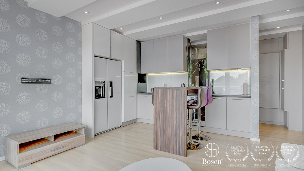 BOSEN | Na prenájom 3 izbový byt Petržalka City, terasa 40m2