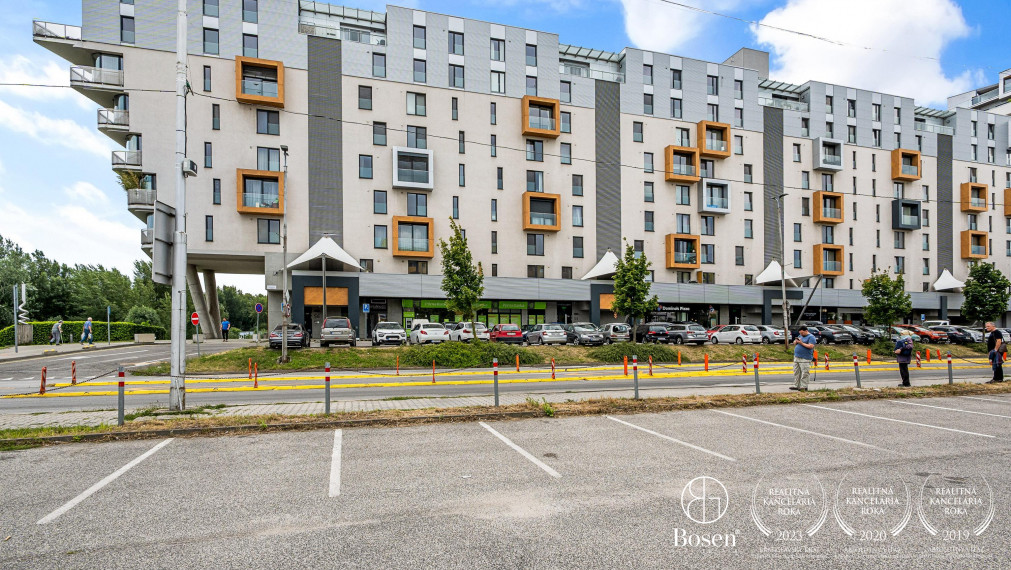 BOSEN | Na prenájom 3 izbový byt Petržalka City, terasa 40m2