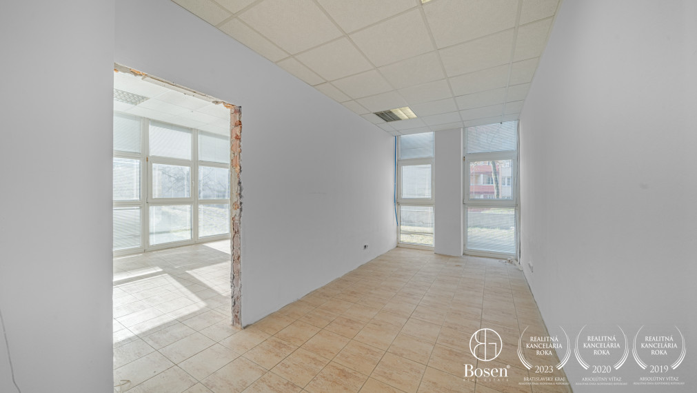 BOSEN | Slnečný obchodný priestor 133 m2, Višňová ulica