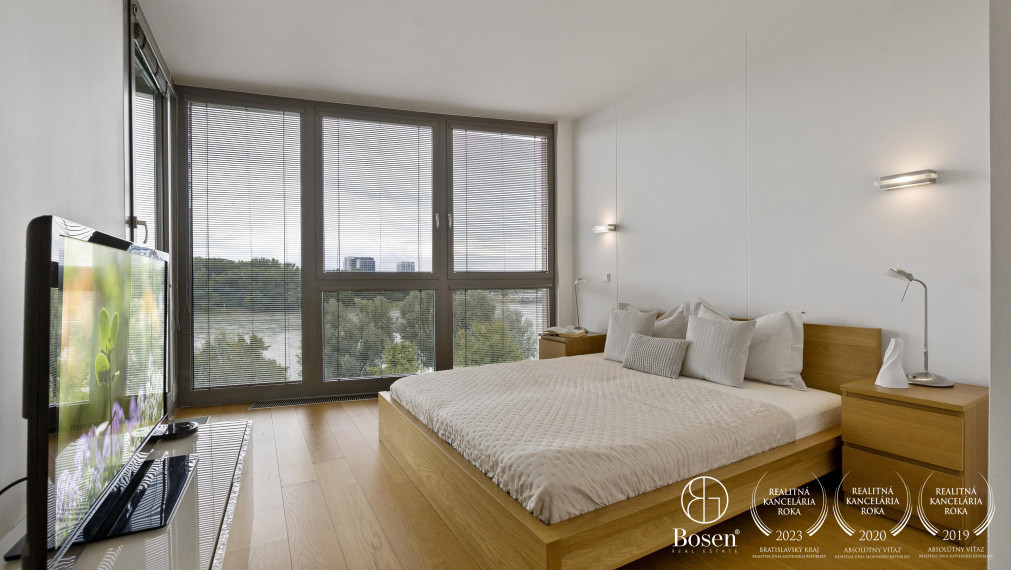 BOSEN | REZERVOVANÉ Priestranný a zariadený 2-izbový byt s loggiou a garážovým státím v Eurovea - Riverside, 75,85m²