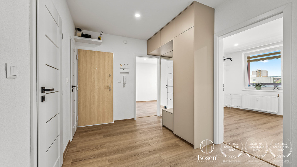 BOSEN |Moderný, zrekonštruovaný 4 izb. byt s 2 balkónmi