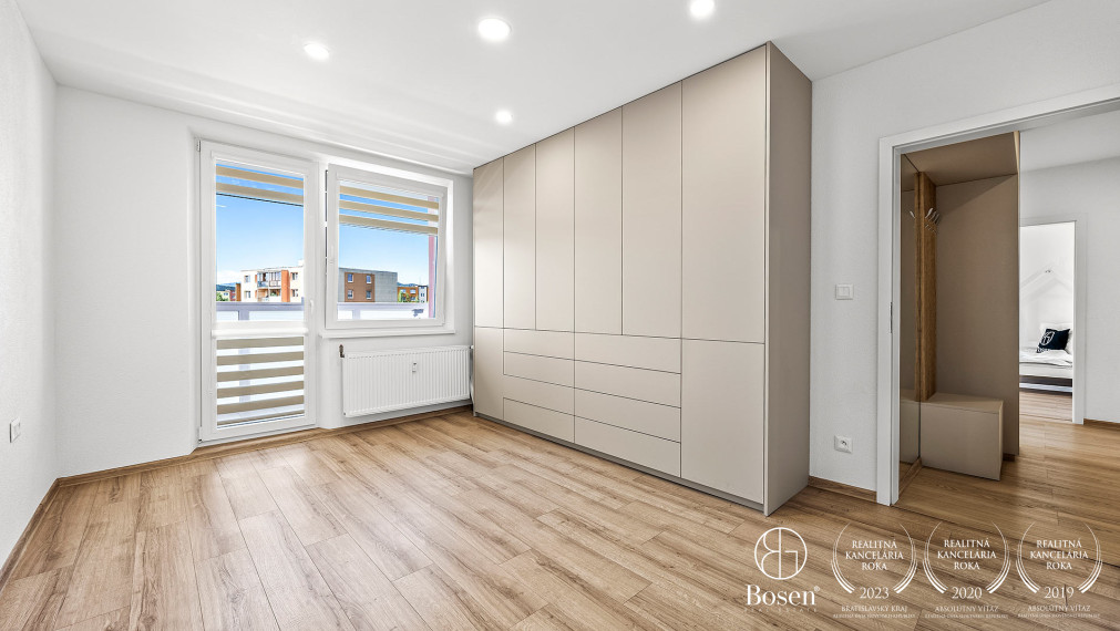 BOSEN |Moderný, zrekonštruovaný 4 izb. byt s 2 balkónmi