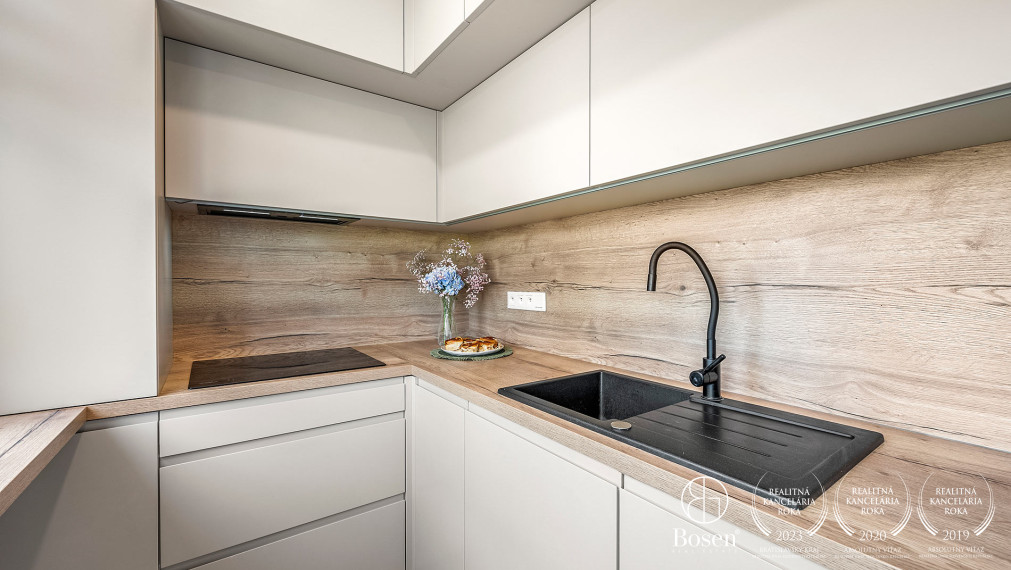 BOSEN |Moderný, zrekonštruovaný 4 izb. byt s 2 balkónmi