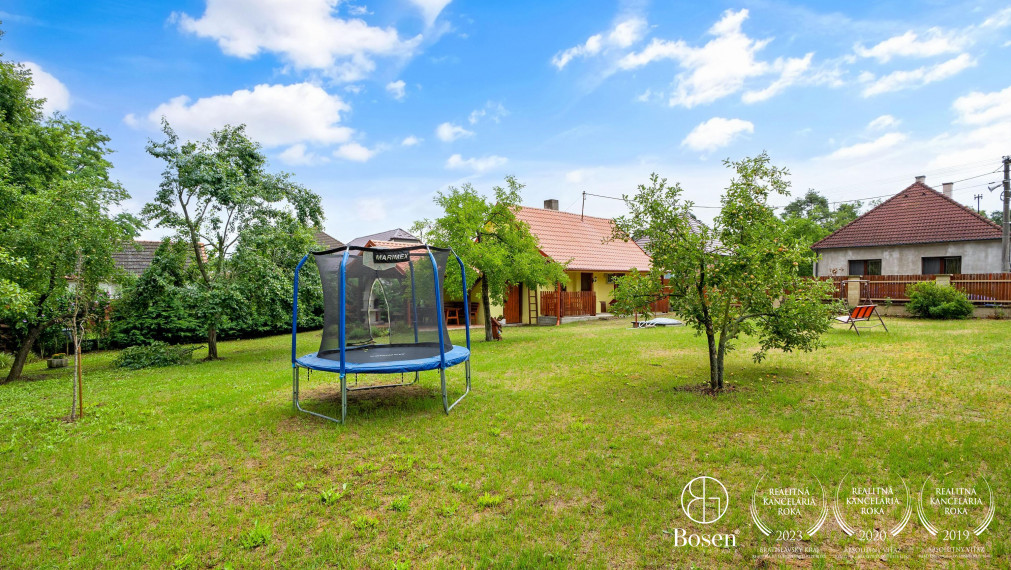 !!REZERVOVANÉ!! BOSEN | Rekreačný dom v prírode, pozemok 1198m2