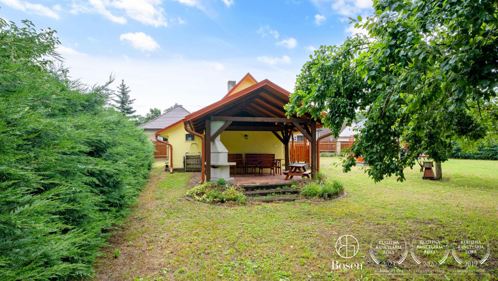 !!REZERVOVANÉ!! BOSEN | Rekreačný dom v prírode, pozemok 1198m2