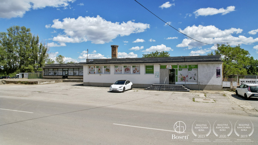 BOSEN | Areál s dvoma budovami a  parkovaním 10km od Trnavy