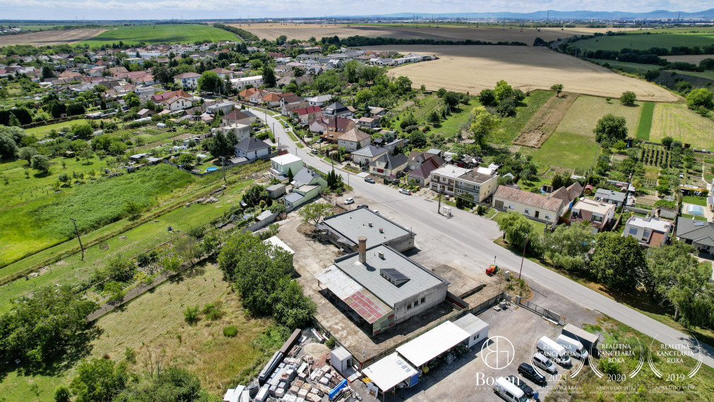 BOSEN | Areál s dvomI budovami a  parkovaním 10km od Trnavy