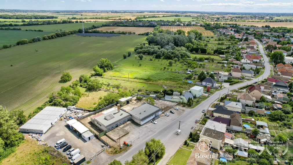 BOSEN | Areál s dvomI budovami a  parkovaním 10km od Trnavy