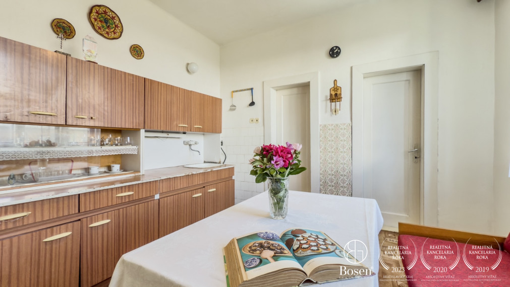 BOSEN | Rezervované, Rodinný dom, Buzitka, 1334m2.