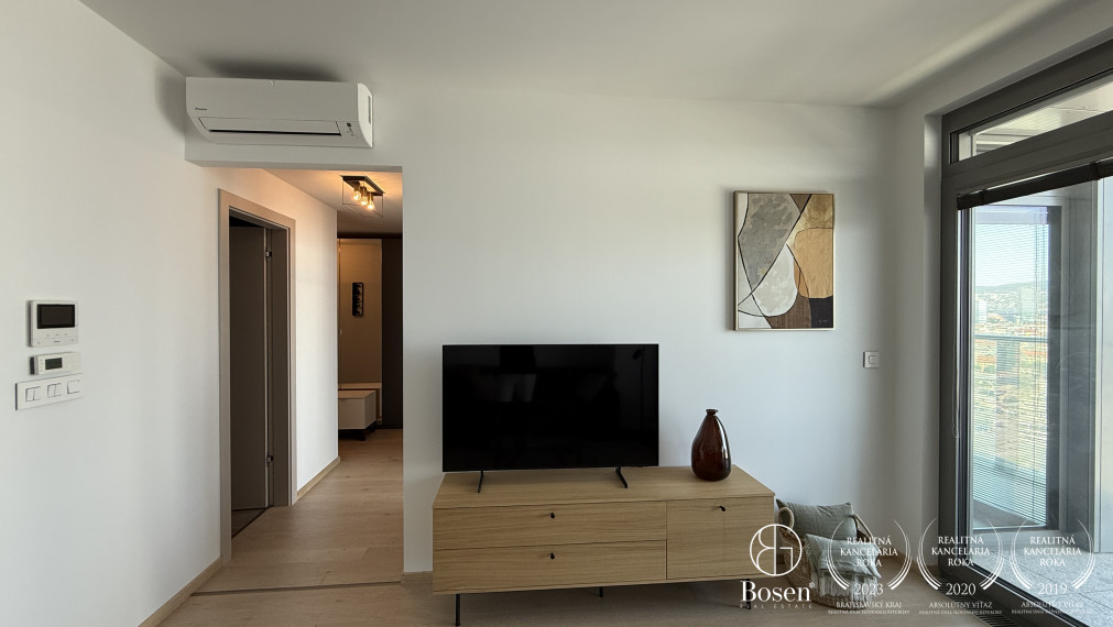 BOSEN | 2 izb.byt s loggiou na 17. poschodí v projekte EUROVEA TOWER, Pribinova, 60 m2