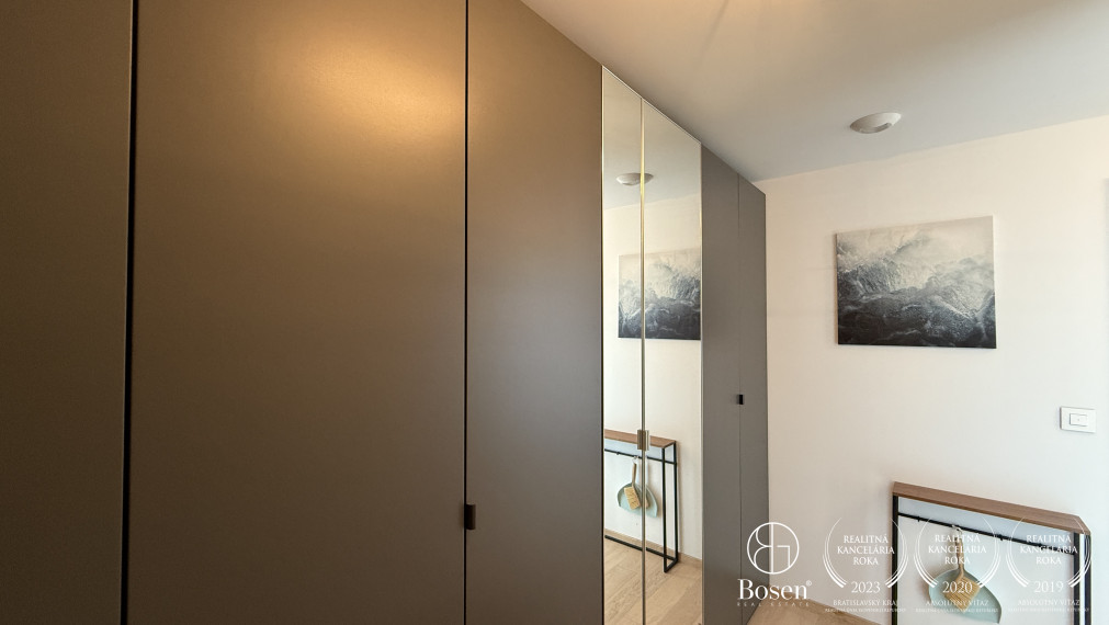 BOSEN | 2 izb.byt s loggiou na 17. poschodí v projekte EUROVEA TOWER, Pribinova, 60 m2