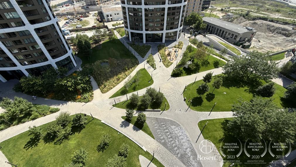 BOSEN | 2 izb.byt s loggiou na 11. poschodí v projekte SKY PARK, Továrenská, 52 m2