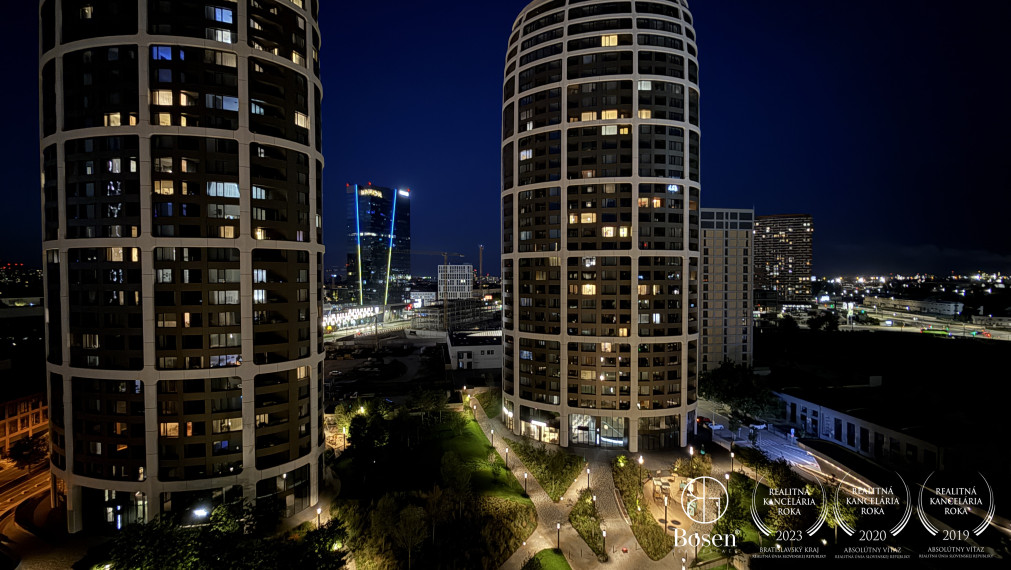 BOSEN | 2 izb.byt s loggiou na 11. poschodí v projekte SKY PARK, Továrenská, 52 m2