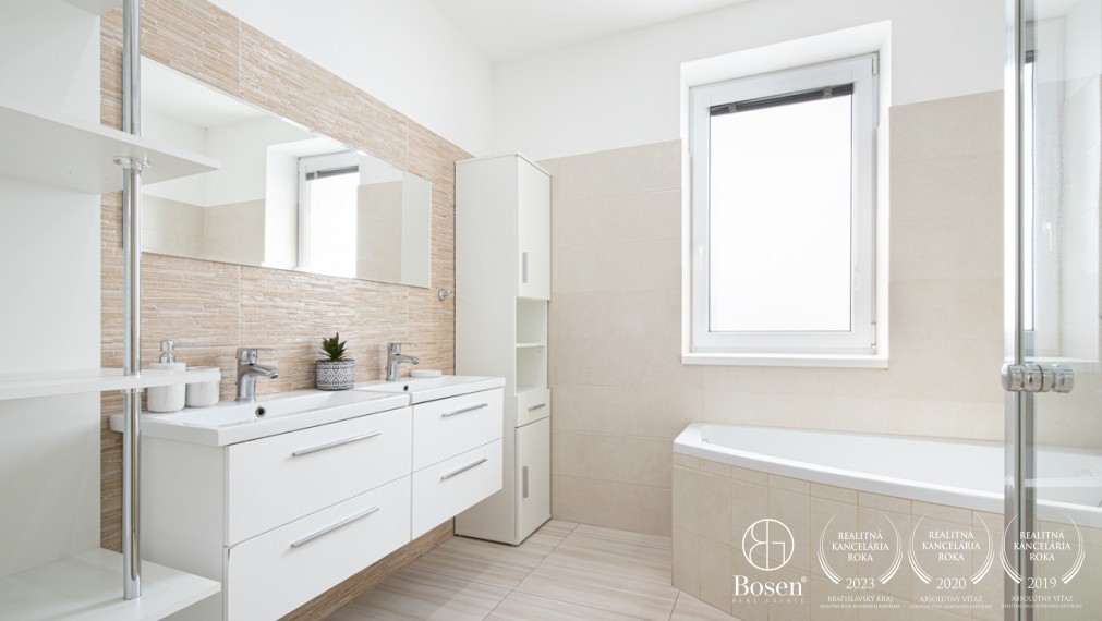 BOSEN | Priestranný 3-izbový byt v Tomašíkove – s výhľadom na prírodu a súkromím ako v dome