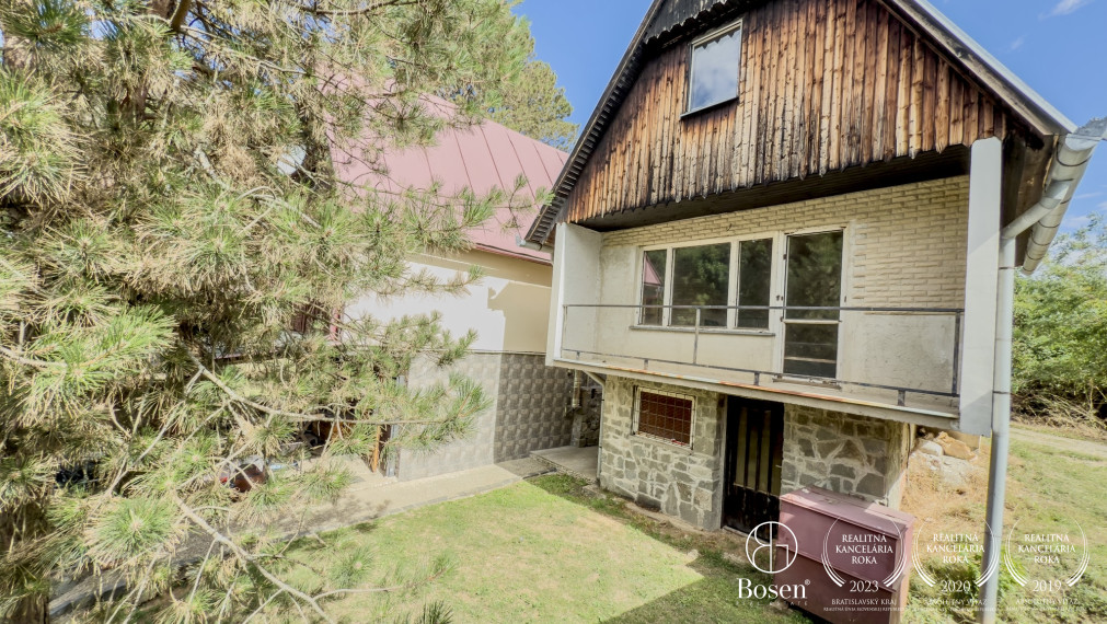 BOSEN | Chata blízko vodnej nádrže, Šiatorská Bukovinka.