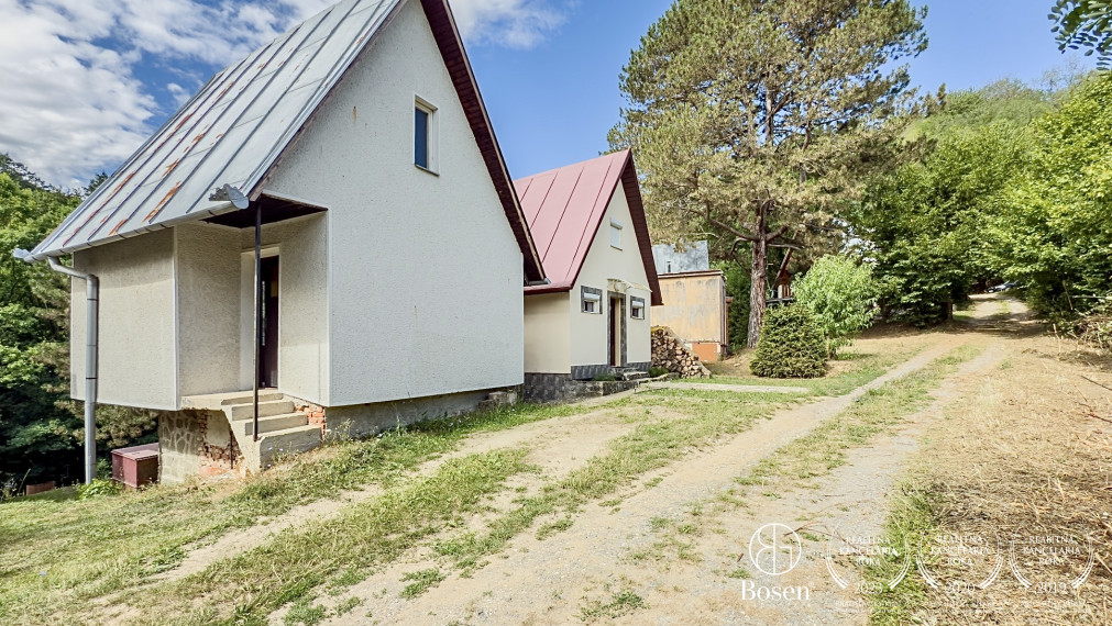 BOSEN | Chata blízko vodnej nádrže, Šiatorská Bukovinka.