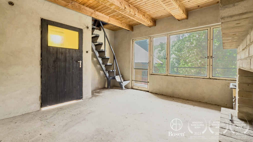 BOSEN | Chata blízko vodnej nádrže, Šiatorská Bukovinka.