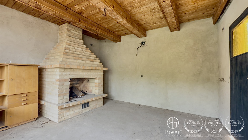 BOSEN | Chata blízko vodnej nádrže, Šiatorská Bukovinka.