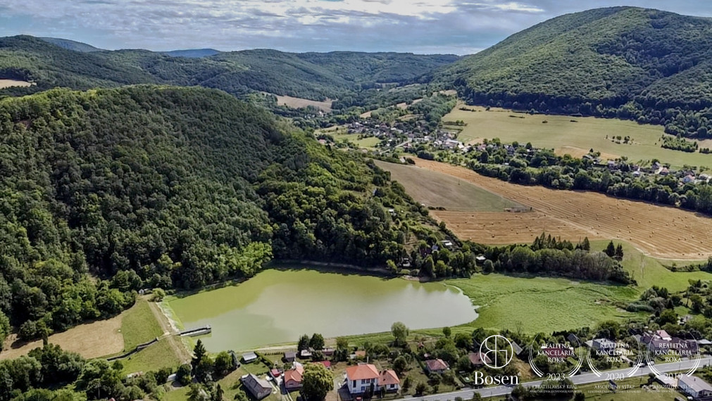 BOSEN | Chata blízko vodnej nádrže, Šiatorská Bukovinka.