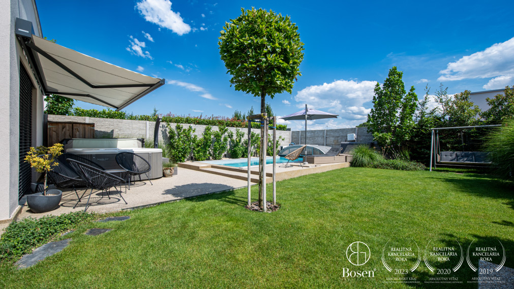 BOSEN |  ZNÍŽENÁ CENA | Na predaj novostavba 4 izbového rodinného domu s garážou, bazénom a vírivkou - Trenčín