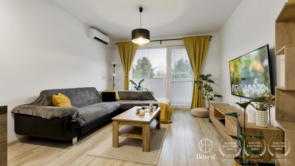 REZERVOVANÉ - BOSEN | Príjemný 3-izb, byt s dvomi balkónmi a 2 parkovacími miestami v obci Kaplna, 70 m²