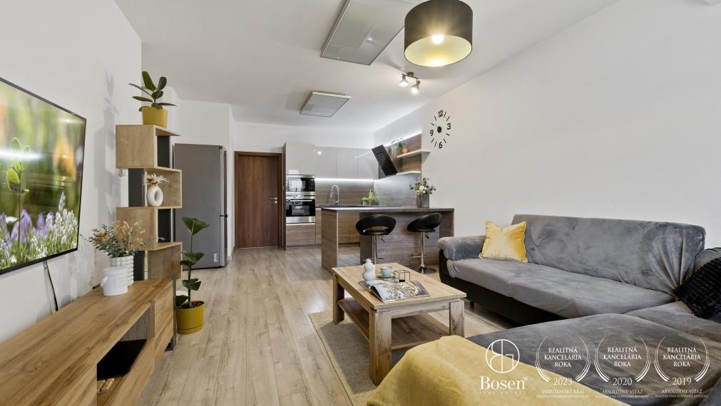 REZERVOVANÉ - BOSEN | Príjemný 3-izb, byt s dvomi balkónmi a 2 parkovacími miestami v obci Kaplna, 70 m²