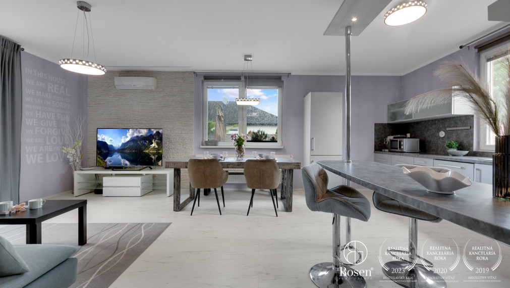 REZERVOVANÉ! Bosen Realicity / Predaj 4-izbového dvojdomu s bazénom