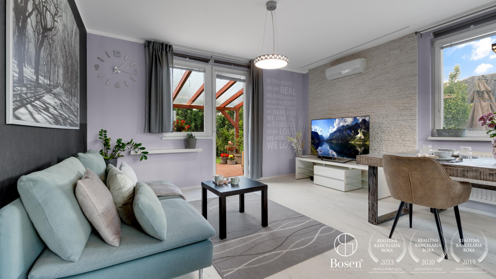 REZERVOVANÉ! Bosen Realicity / Predaj 4-izbového dvojdomu s bazénom