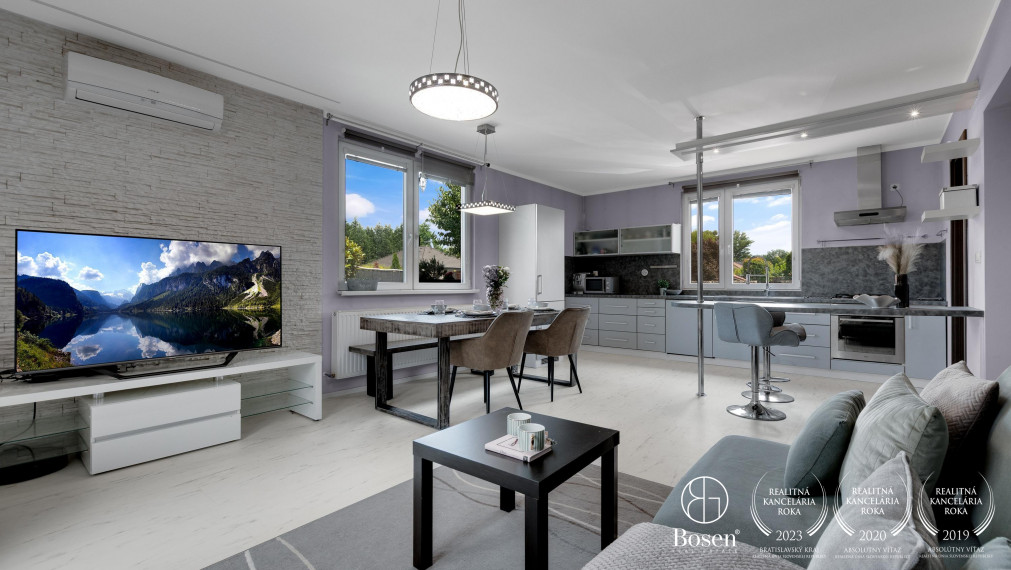 REZERVOVANÉ! Bosen Realicity / Predaj 4-izbového dvojdomu s bazénom