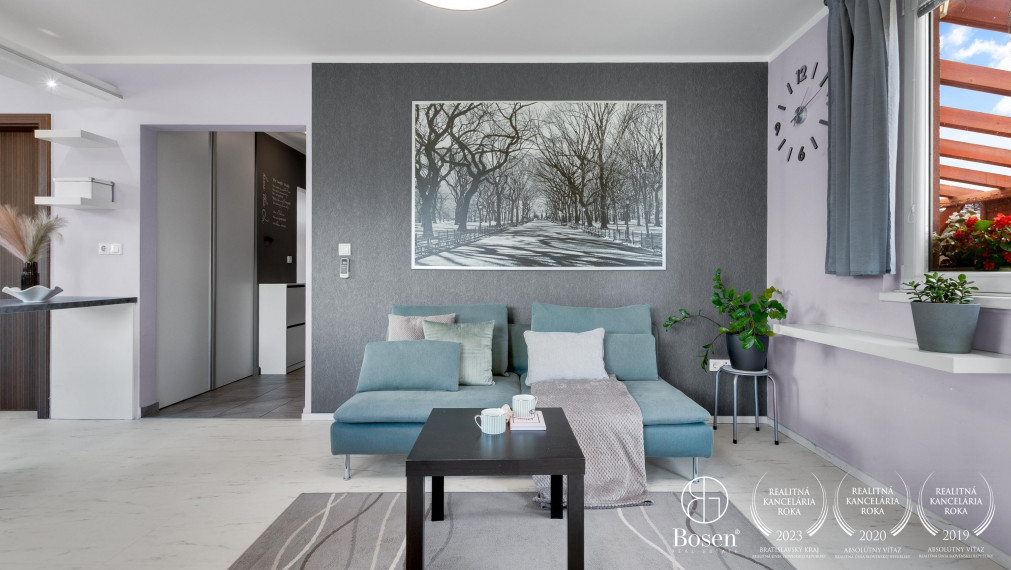 REZERVOVANÉ! Bosen Realicity / Predaj 4-izbového dvojdomu s bazénom