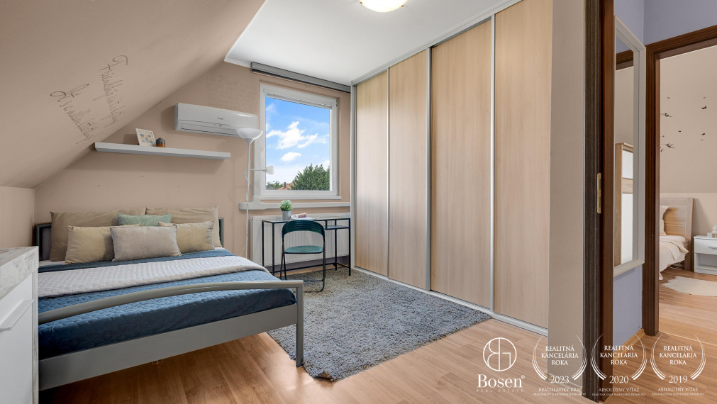 REZERVOVANÉ! Bosen Realicity / Predaj 4-izbového dvojdomu s bazénom