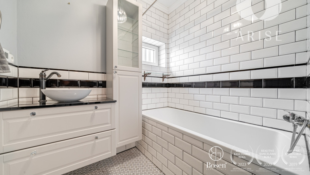 ARISE | Moderný 3-izbový byt s vlastnou garážou - Nováky