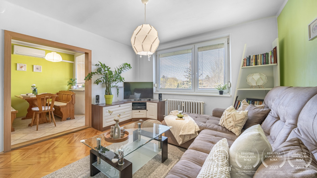 BOSEN | Zrekonštruovaný 3 izbový byt s loggiou, 64m2.