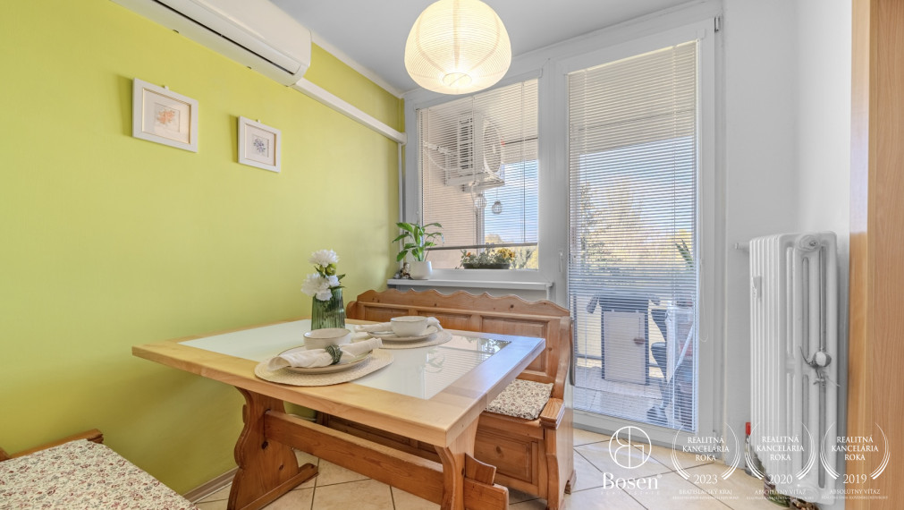 BOSEN | Zrekonštruovaný 3 izbový byt s loggiou, 64m2.