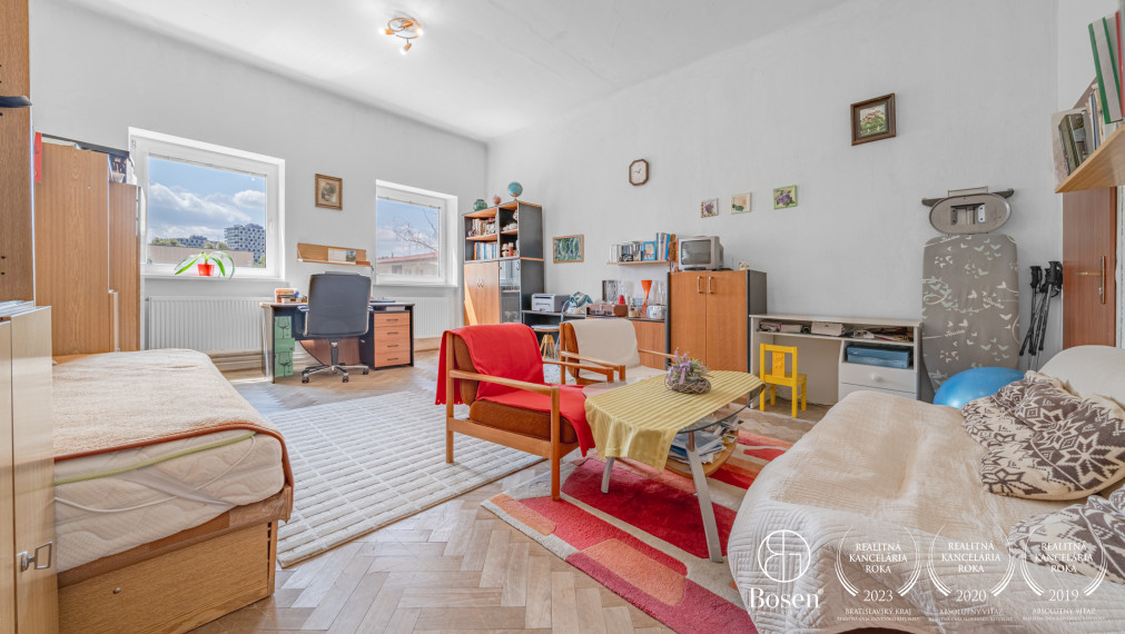 BOSEN | Výnimočný 4.izb.byt s parkingom a pozemkom, Nové Mesto, 120 m2