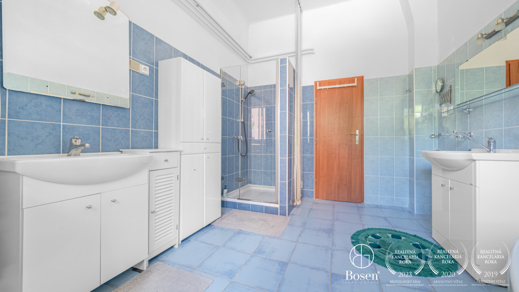 BOSEN | Výnimočný 4.izb.byt s parkingom a pozemkom, Nové Mesto, 120 m2