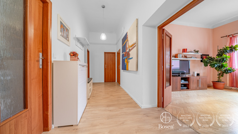 BOSEN | Výnimočný 4.izb.byt s parkingom a pozemkom, Nové Mesto, 120 m2