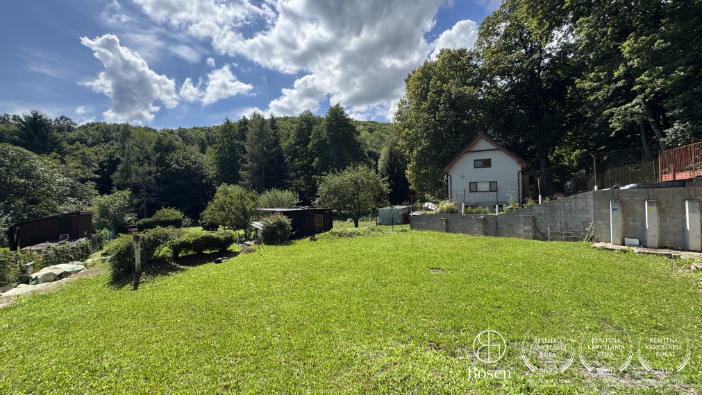 BOSEN | Na predaj pozemok v krásnom prostredí, 1071 m2 - Mníchova Lehota