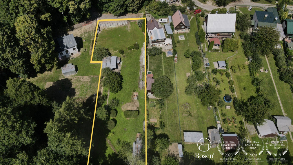 BOSEN | Na predaj pozemok v krásnom prostredí, 1071 m2 - Mníchova Lehota