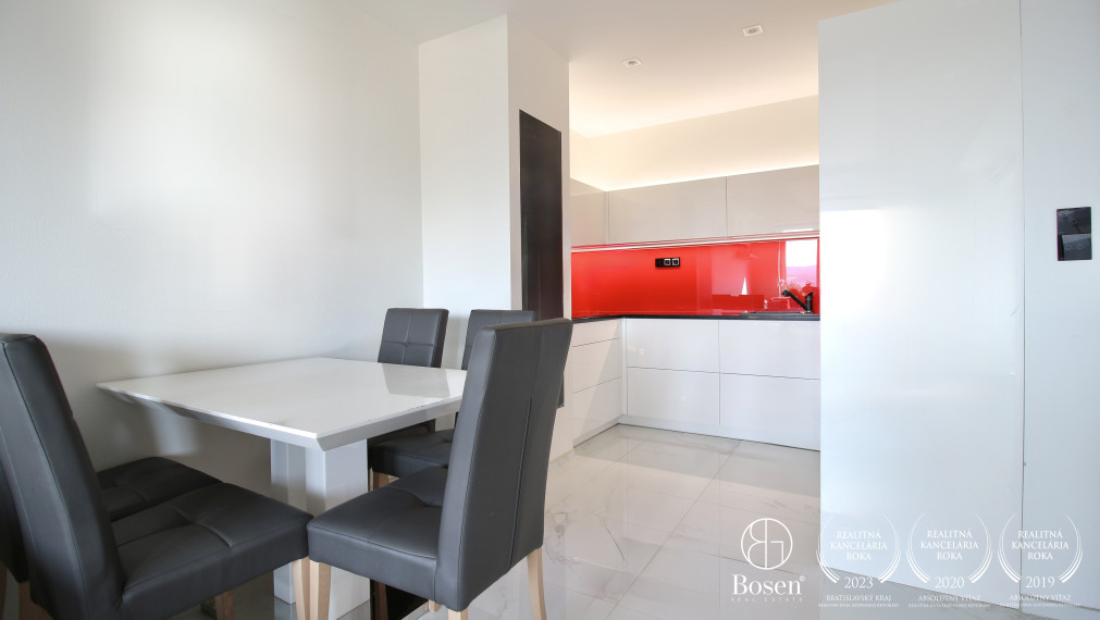 BOSEN | Na prenájom zariadený, veľkometrážny 3 izbový byt, 2x loggia, garážové státie, 82m2, Trenčín - I. Olbrachta