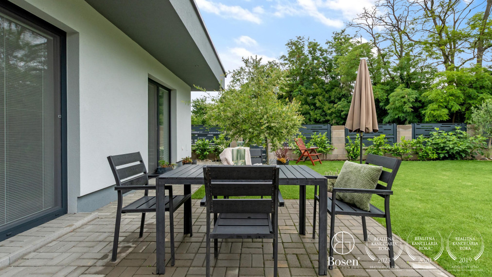 BOSEN | Novostavba 4 izbového bungalovu s garážou, Vištuk