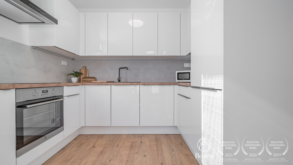 BOSEN | PRENAJATÉ 2izb. byt s parkovaním, pivnicou v novostavbe, dva balkóny, Petržalka, 57 m2